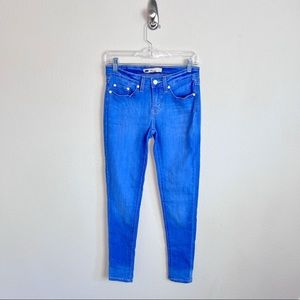 Levi’s 535 Light Blue Jean Jeggings with White Hardware